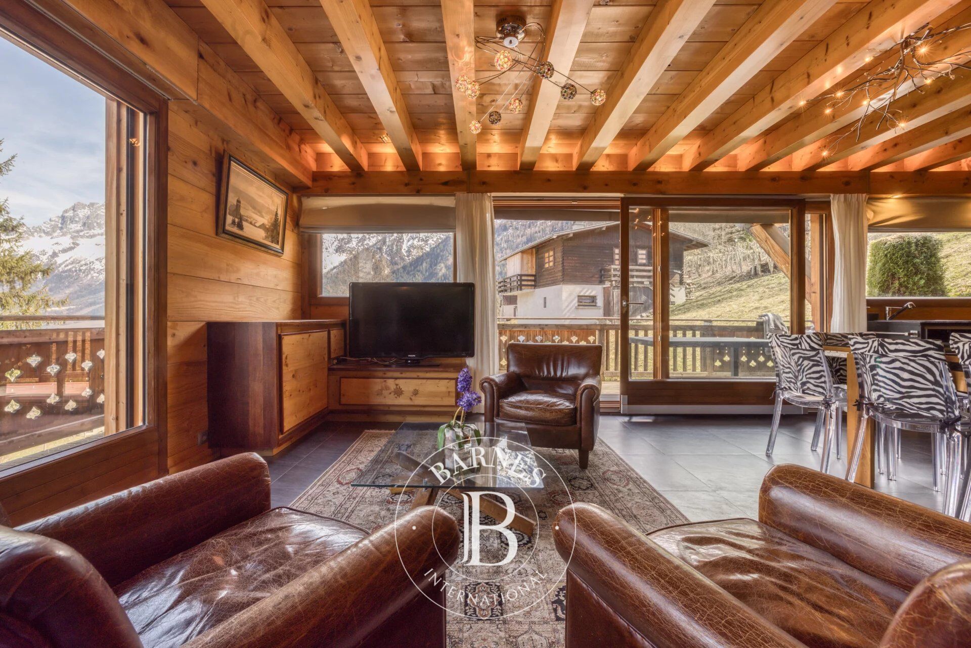 BARNES CHAMONIX - EXCLUSIVITE - LES HOUCHES - CHALET  4 CHAMBRES  - VUE MASSIF DU MONT BLANC - picture 3