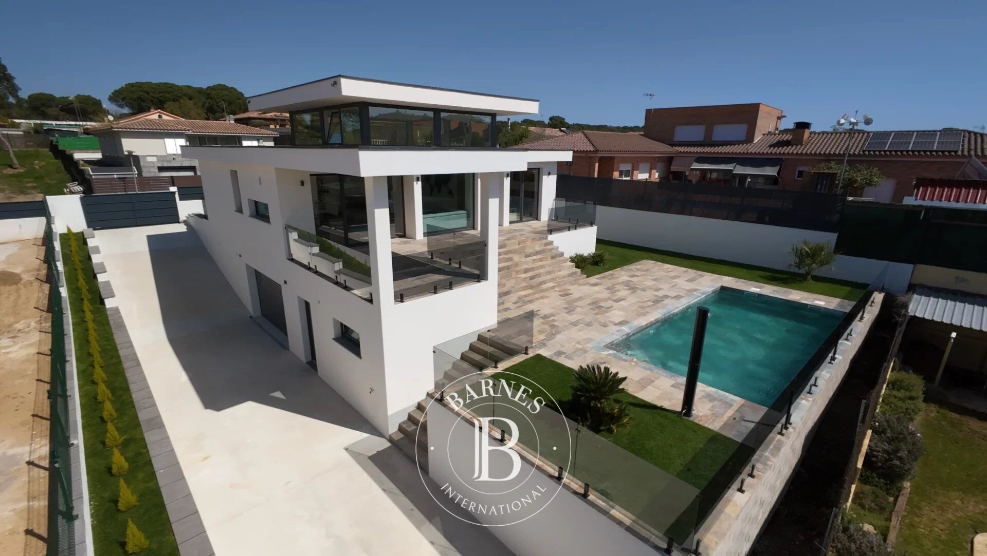 Villa moderna de nueva construcción en Vidreres, Costa Brava. - picture 2