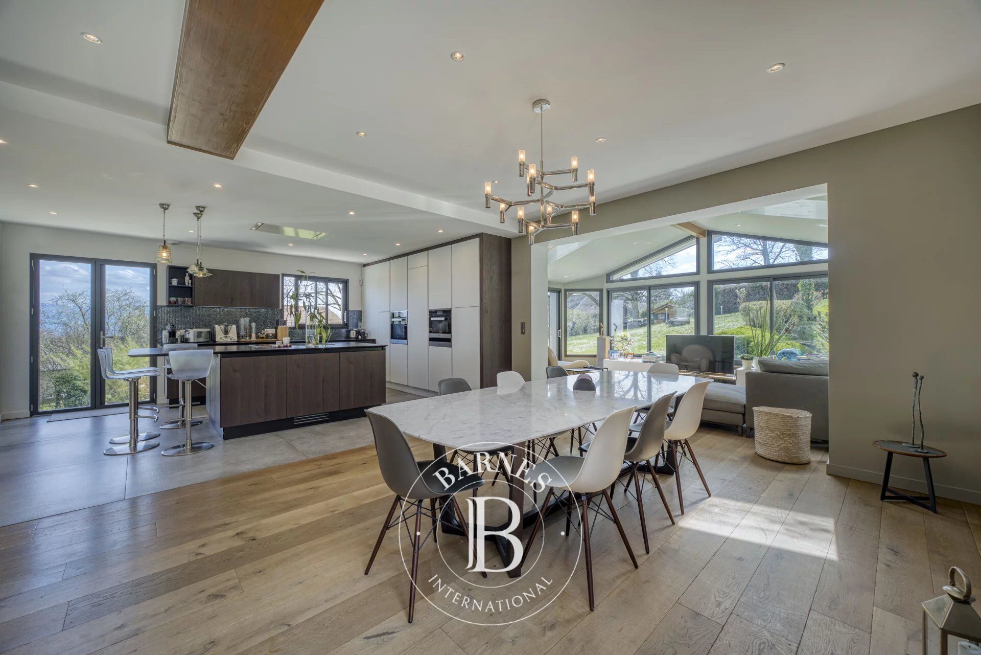 BARNES Pays-de-Gex - THOIRY - RESIDENTIAL NEIGHBORHOOD - ARCHITECT VILLA WITH MOUNT-BLANC VIEW - picture 3