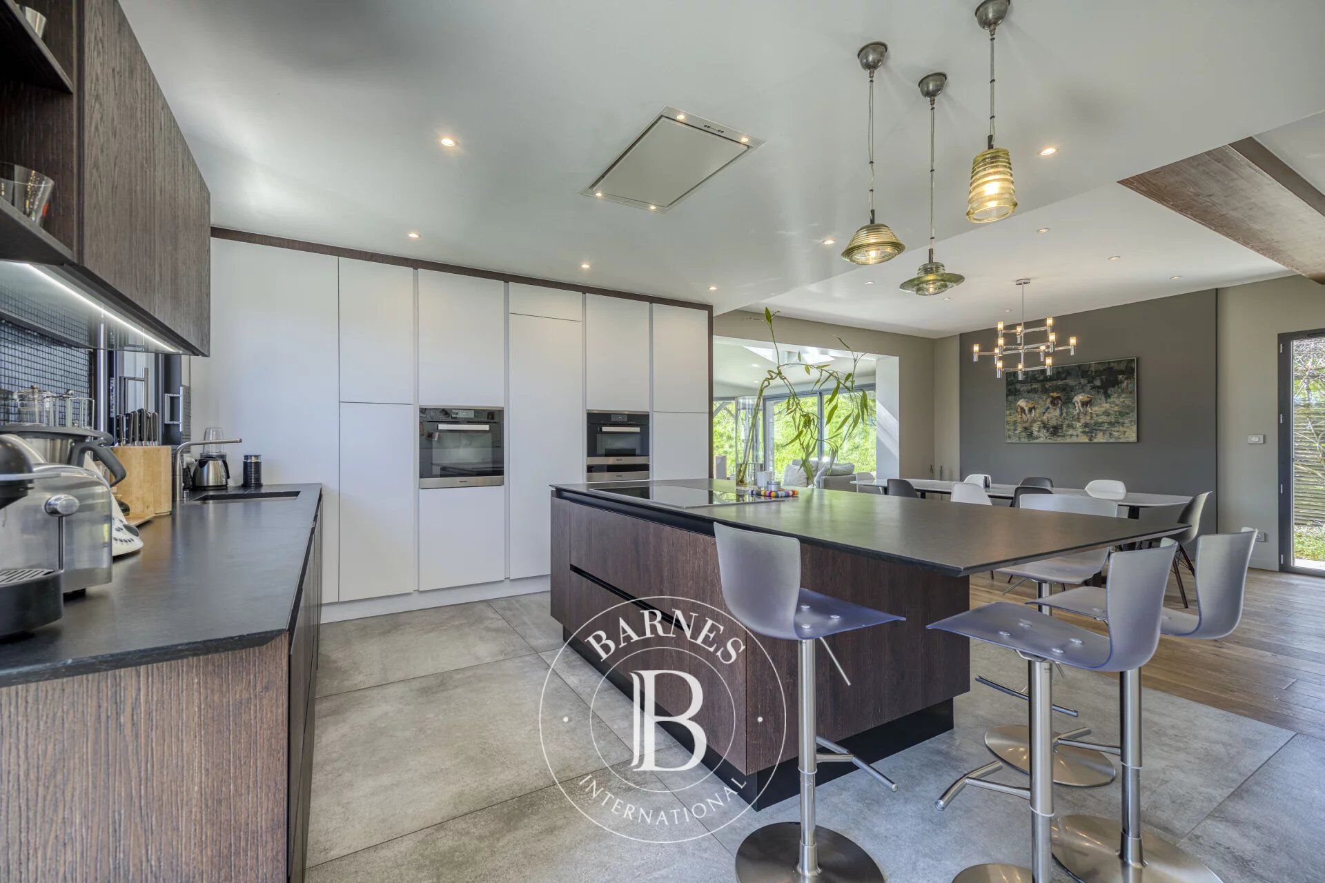 BARNES Pays-de-Gex - THOIRY - RESIDENTIAL NEIGHBORHOOD - ARCHITECT VILLA WITH MOUNT-BLANC VIEW - picture 2