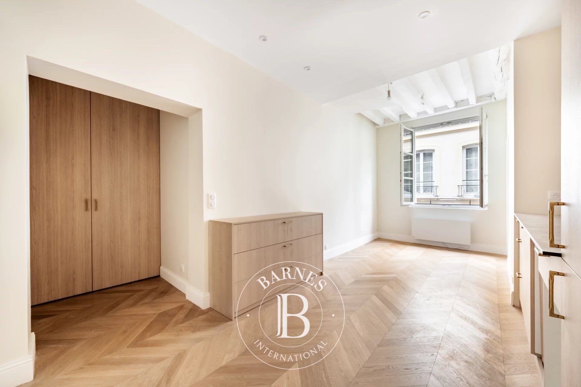 Piso Paris 3ème - picture 3