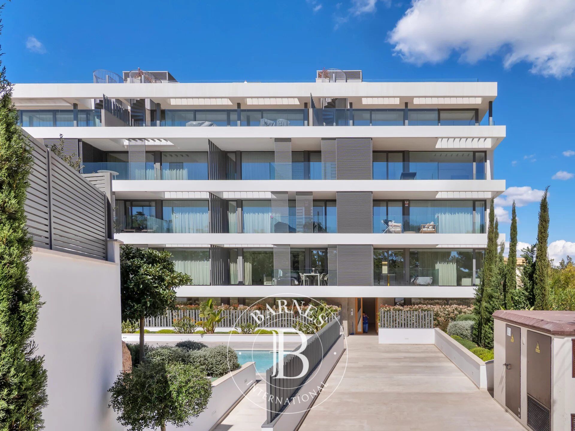 Elegante Apartamento de Jardín con Encanto Mediterráneo en Cala Major - picture 3