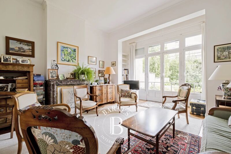 Bordeaux Croix Blanche – 210 m² Stone House – 180 m² Garden – Garage – Cellar