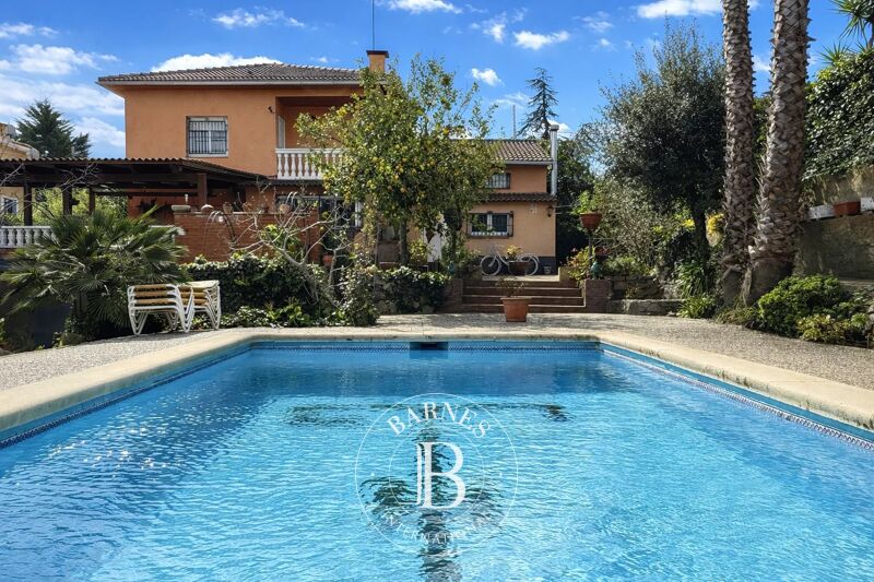 Magnifique maison individuelle avec vue sur la montagne à Mataró, Barcelone.