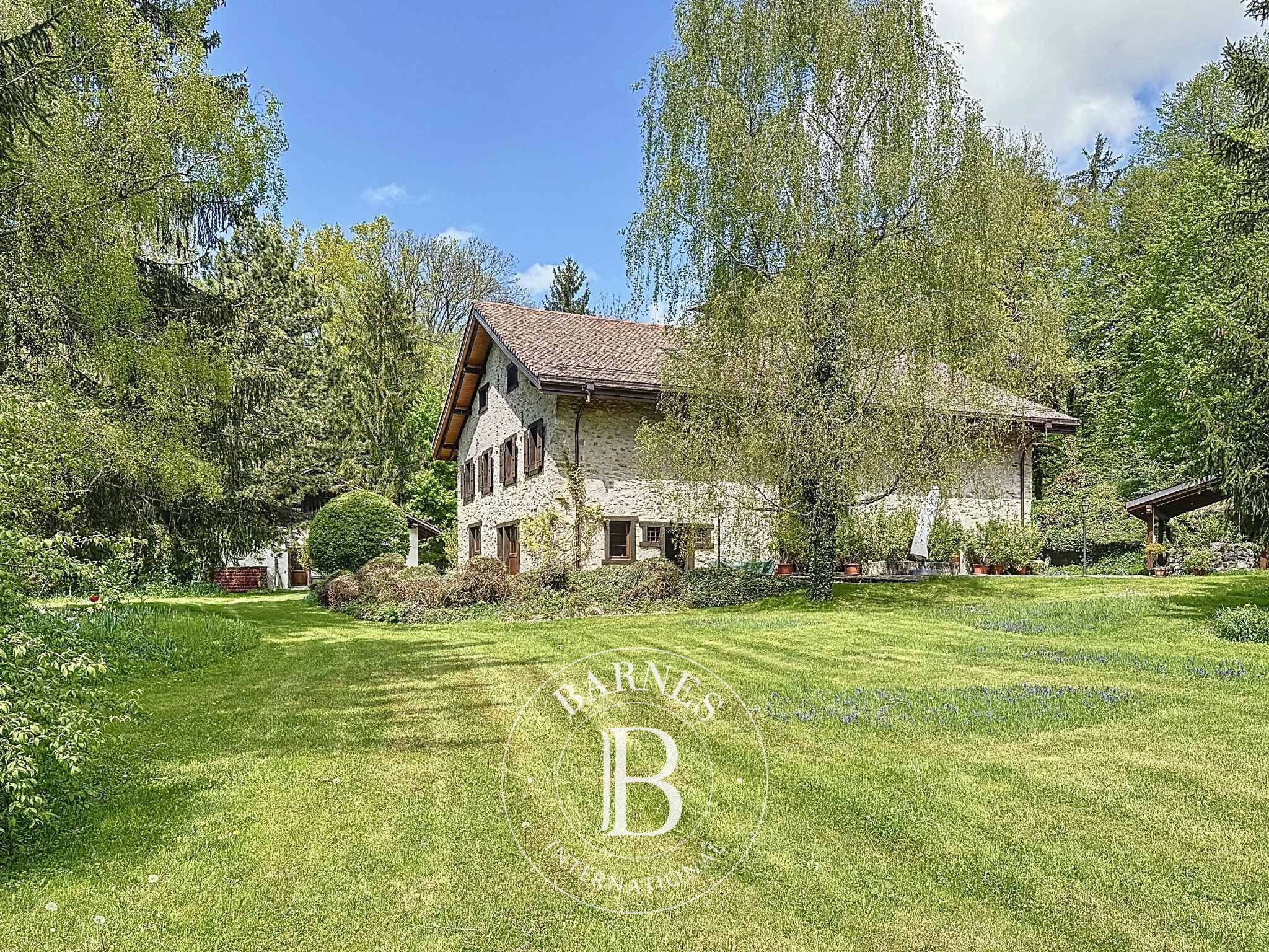 Opportunité rare ! Demeure de campagne, au pied du Château d’Attalens - picture 1