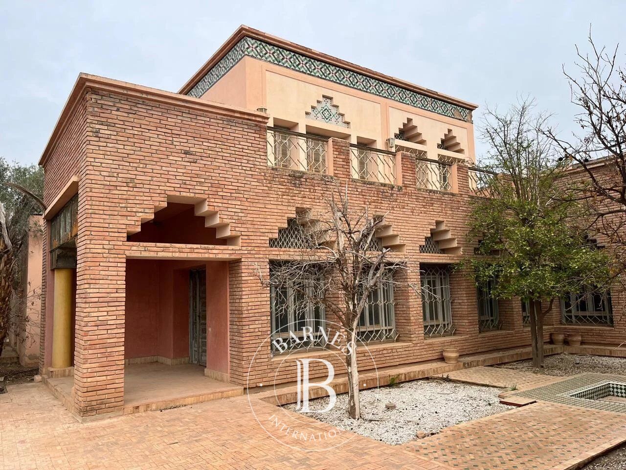 TERRAIN AVEC BATI A RENOVER OU DEMOLIR - picture 1