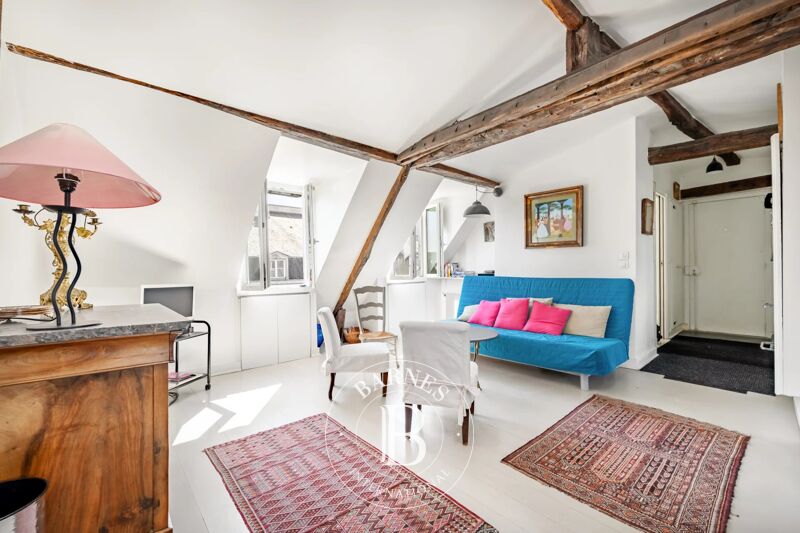 Apartment for sale - Paris 3 - Rue Vieille du Temple - Top floor - Lift