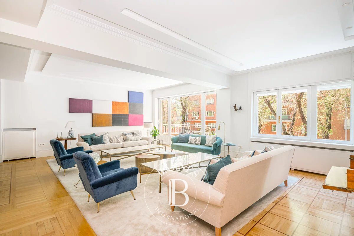 Madrid – Salamanca – Luxury Apartment - picture 2