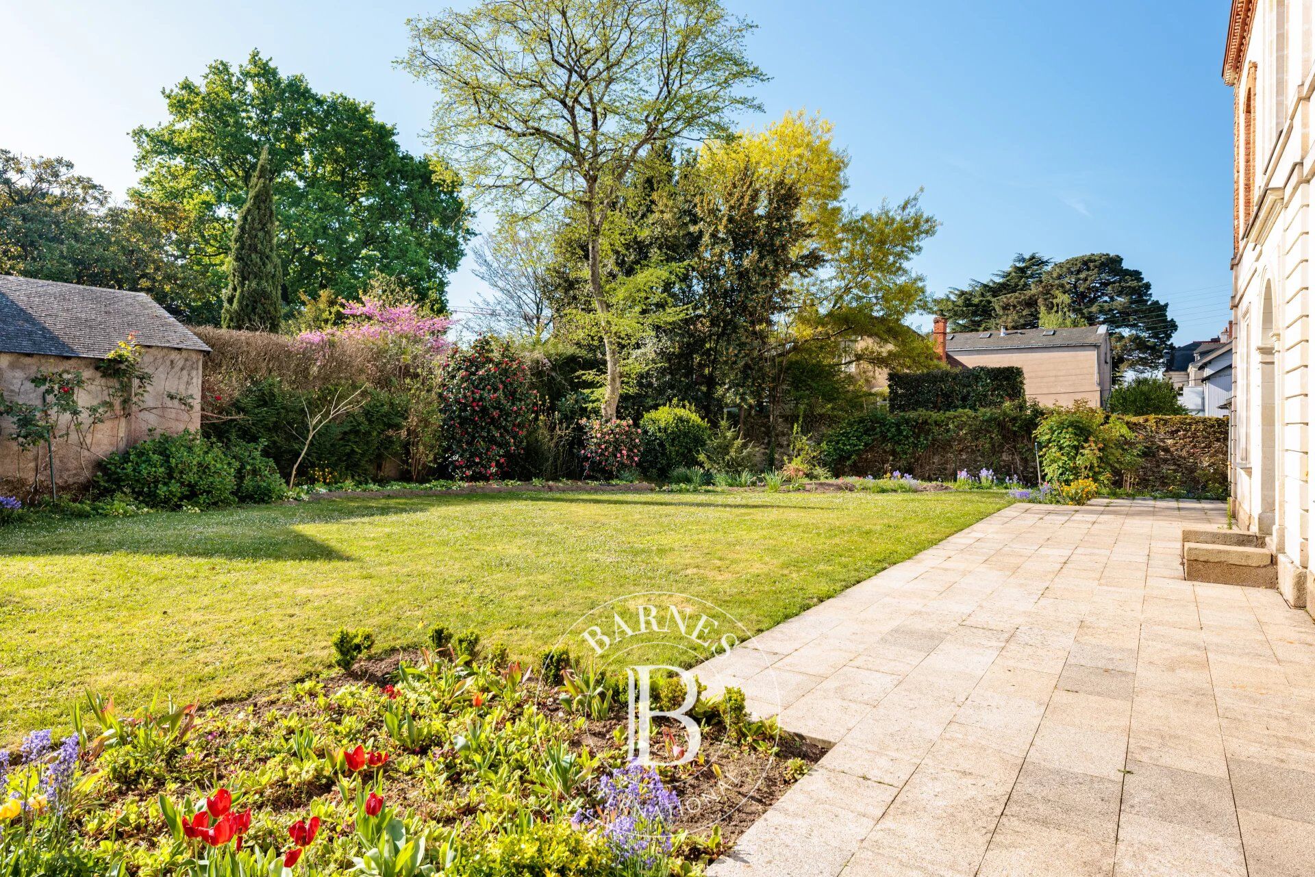 NANTES SAINT DONATIEN - Superb 9-room town house - picture 2