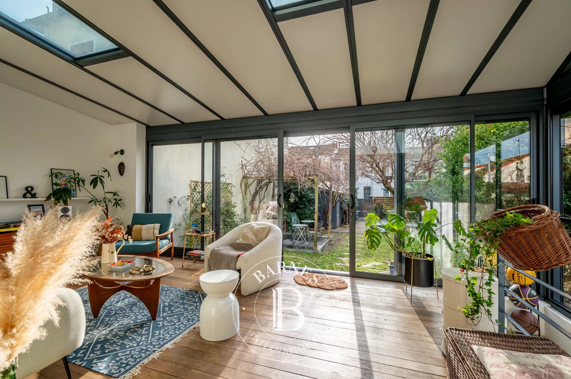 PETITE GARENNE APPARTEMENT DUPLEX COMME UNE MAISON AVEC JARDIN - picture 1