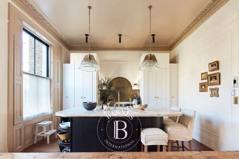 For Sale Apartment | London - picture 3
