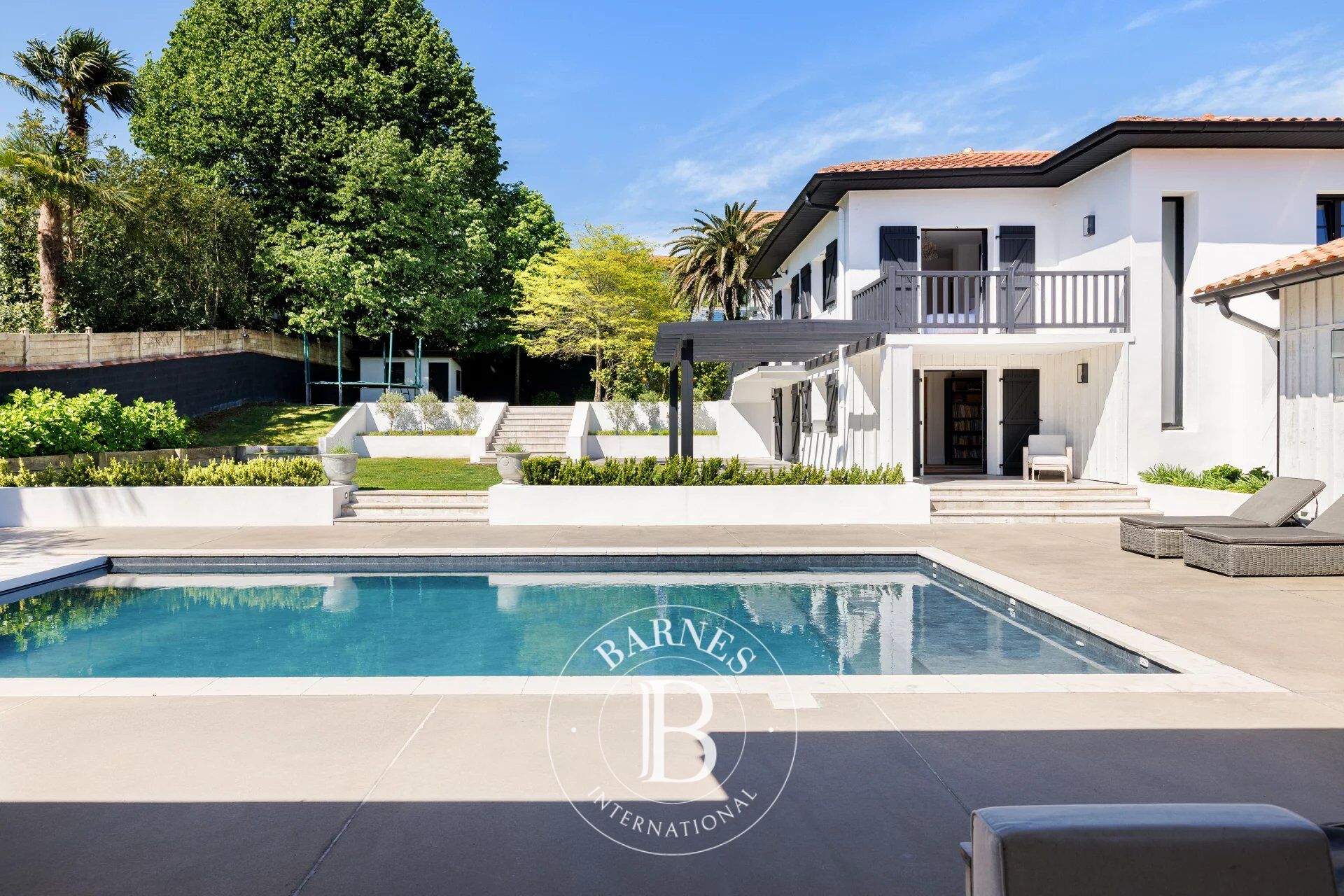 CAMBRIDGE - Villa familiale, 7 chambres, piscine à 3min de Biarritz - picture 2