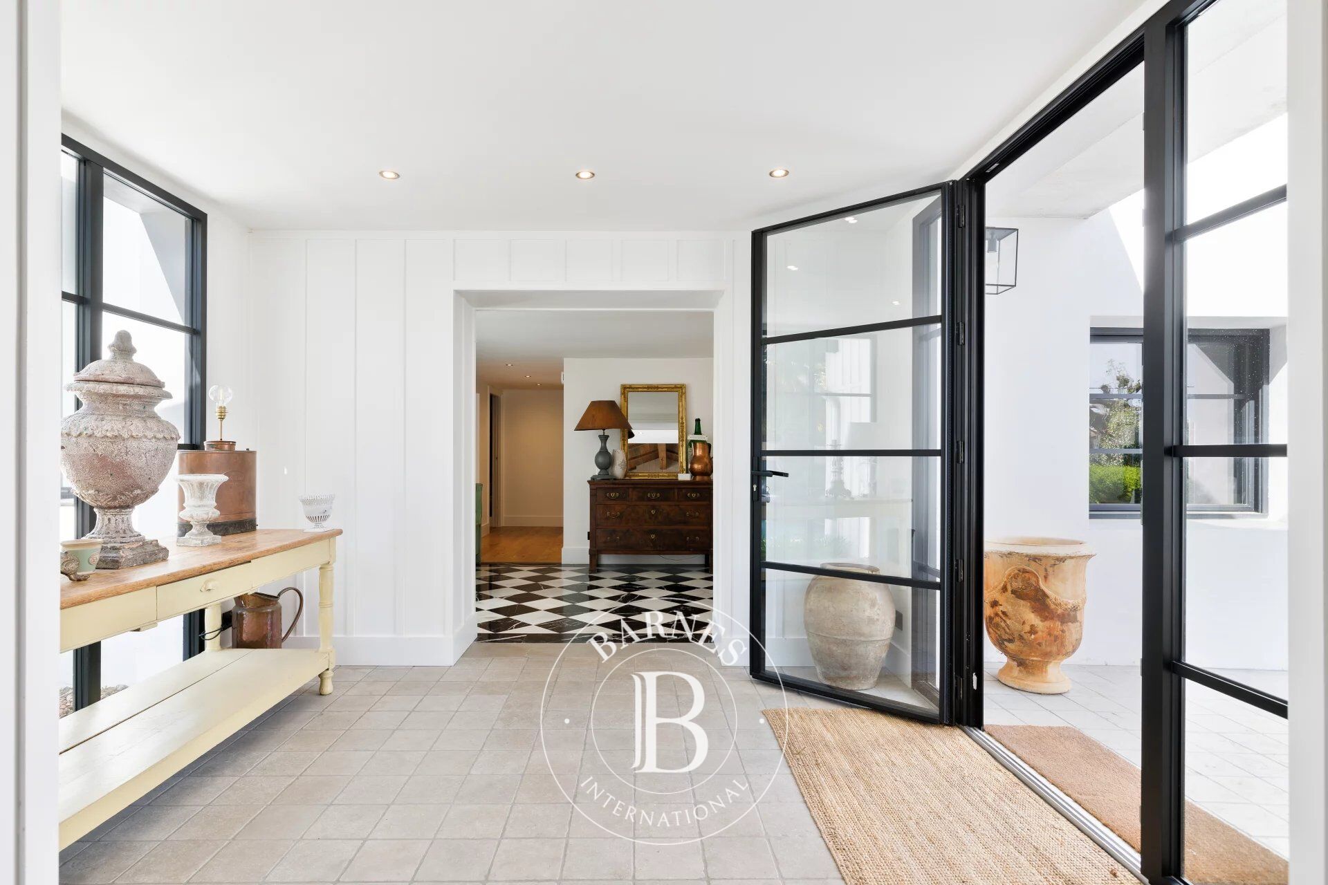 CAMBRIDGE - Villa familiale, 7 chambres, piscine à 3min de Biarritz - picture 3