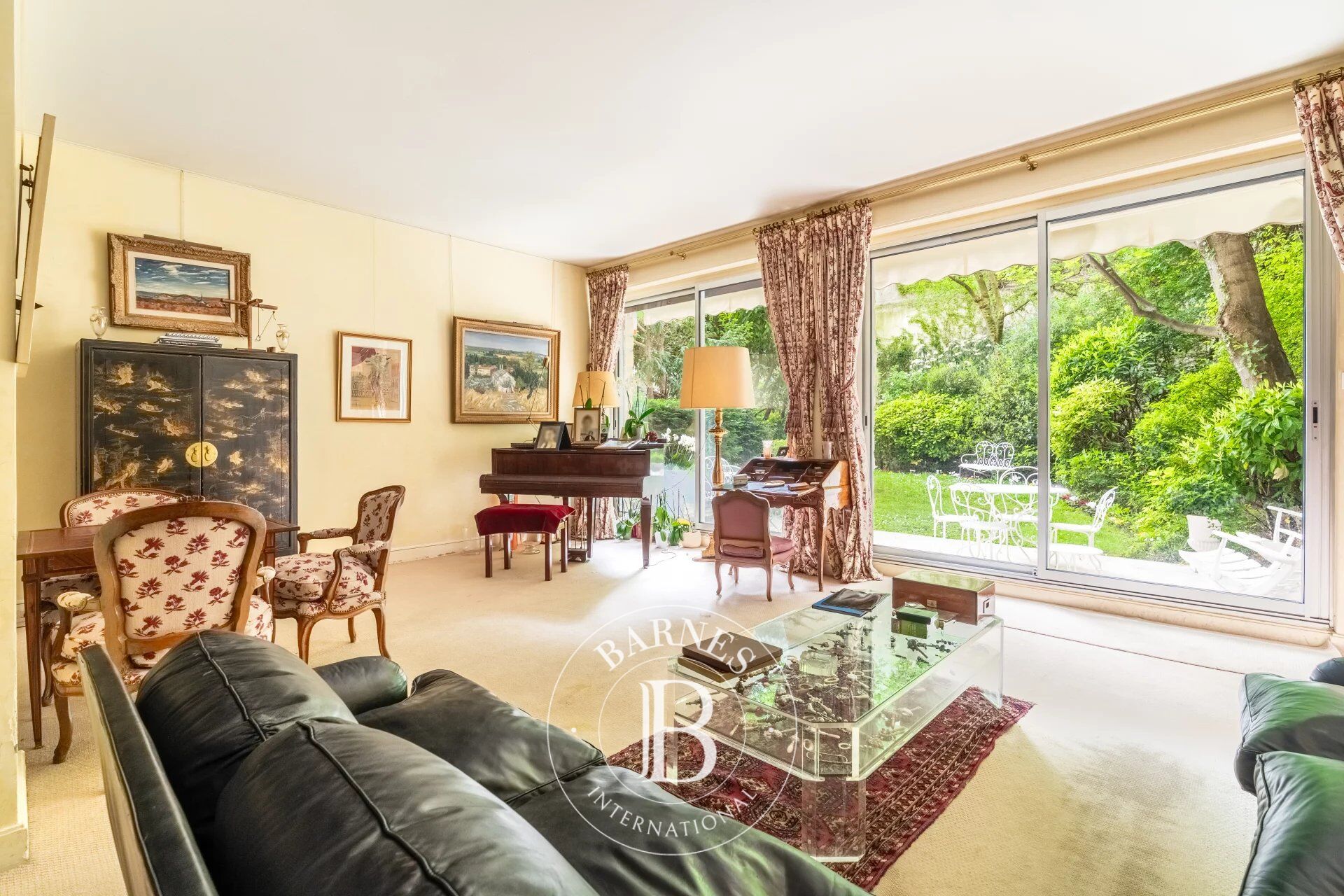 Paris 16 - Passy - Rez-de-jardin - 5 chambres - picture 2