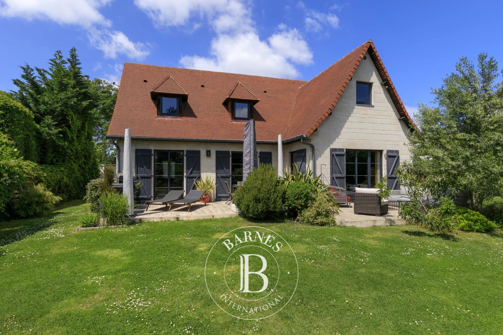 Croissy-sur-Seine, house in immaculate condition, 175m² (1,883 sq ft) living space - 4 bedrooms. - picture 1