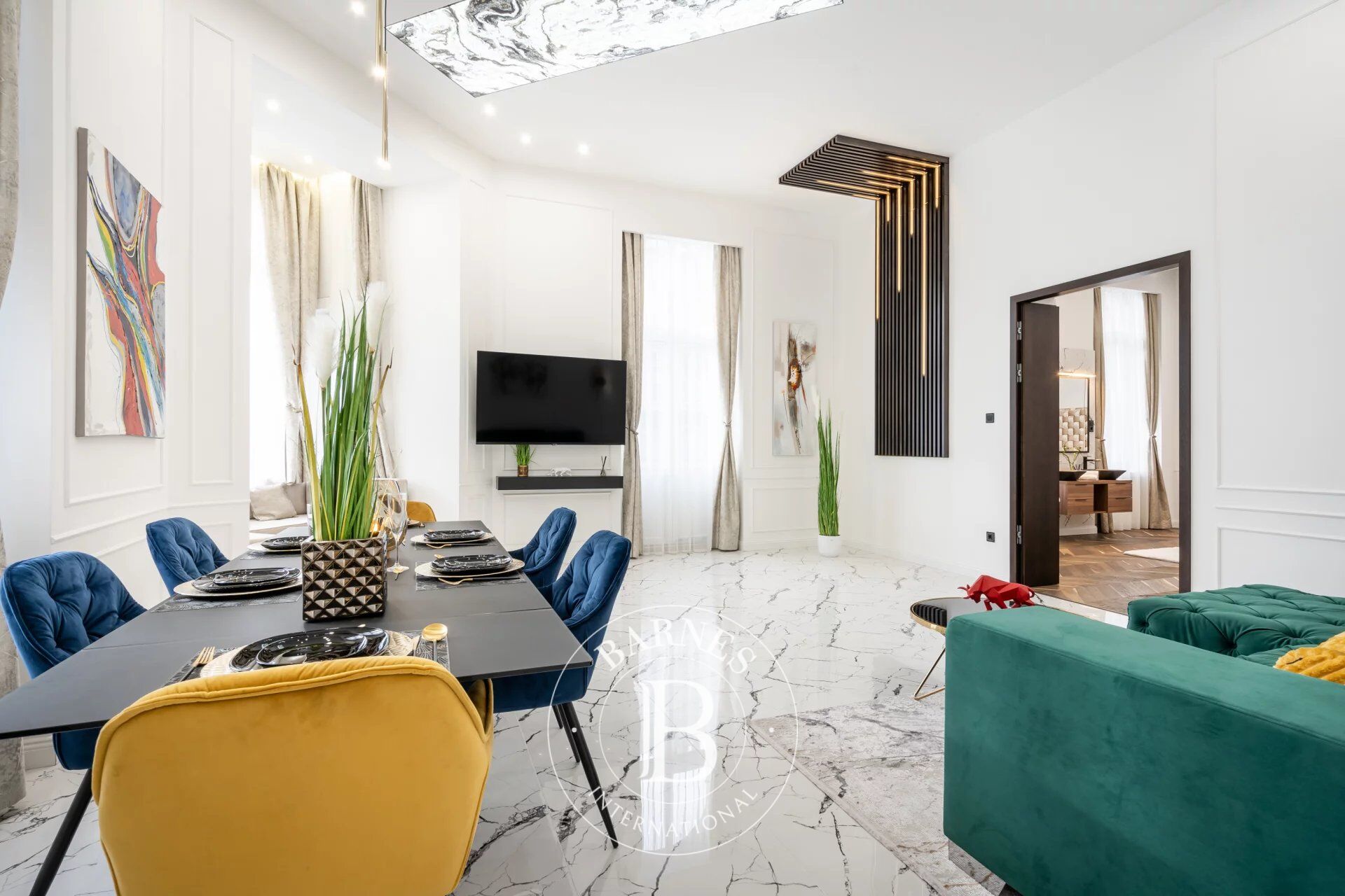 For Sale: Downtown 3-Bedroom Apartment or Dual Unit Investment Opportunity - picture 3