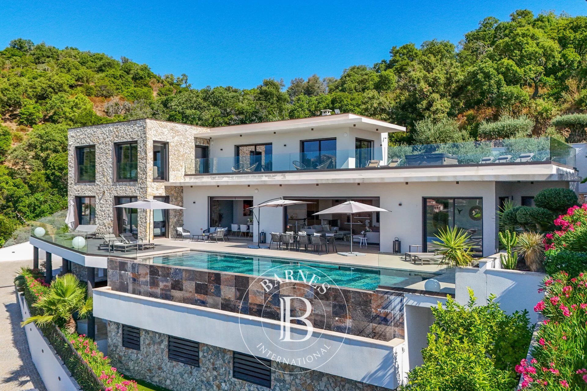 Villa Roquebrune-sur-Argens - picture 1