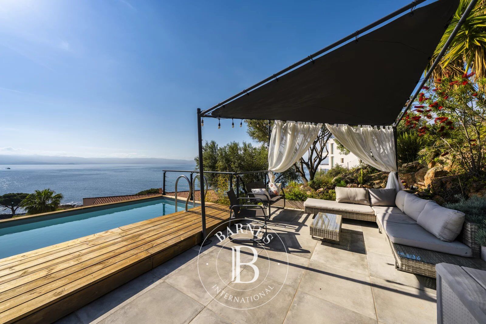 Ajaccio, Exclusivité, Villa, 5 chambres, vue mer panoramique, piscine, plage à pieds - picture 1