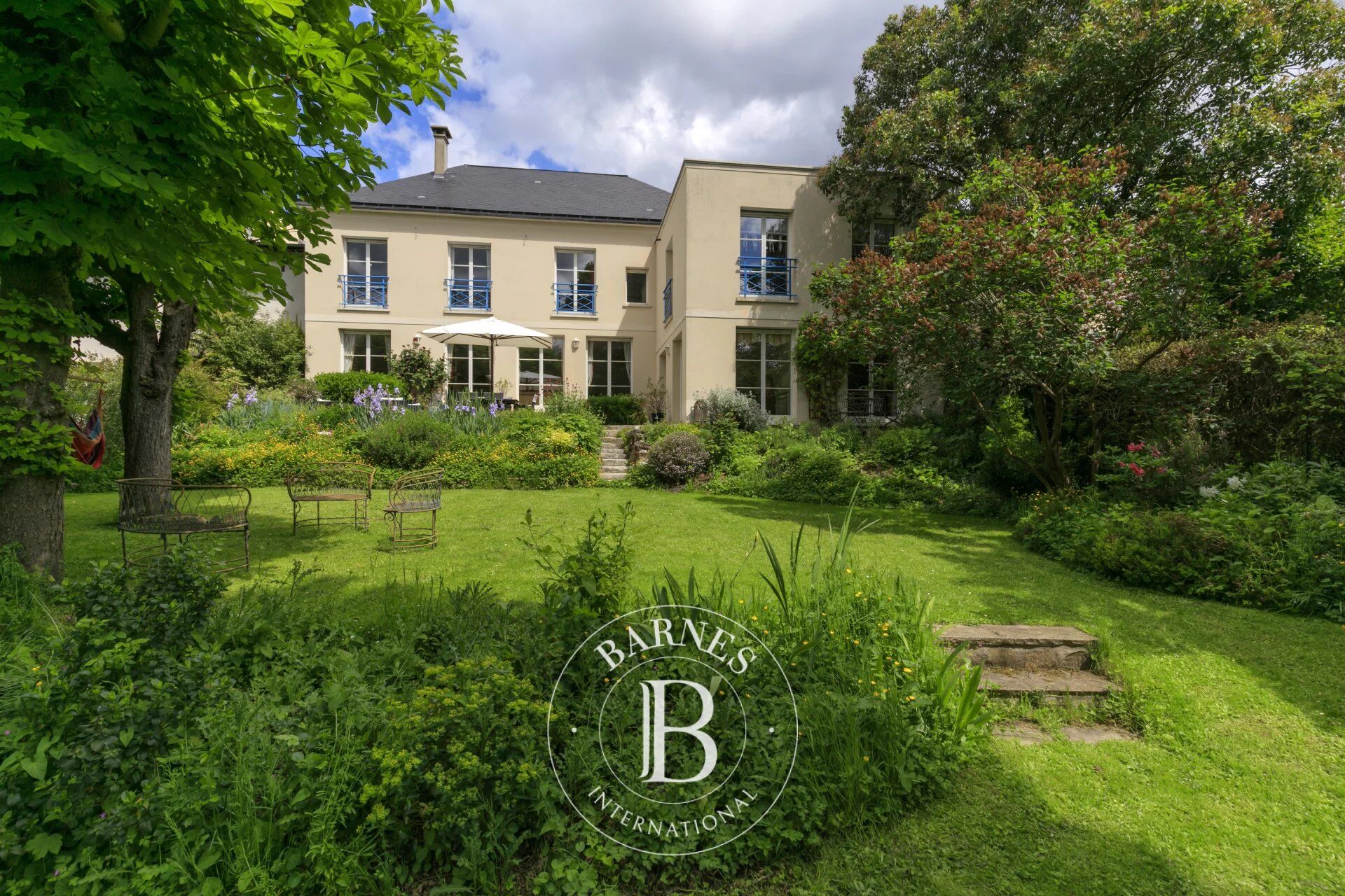 For sale - Saint-Germain-en-Laye - Near Place du marché - 10 mins from RER A - 5 or 6-bed custom-built house - picture 1