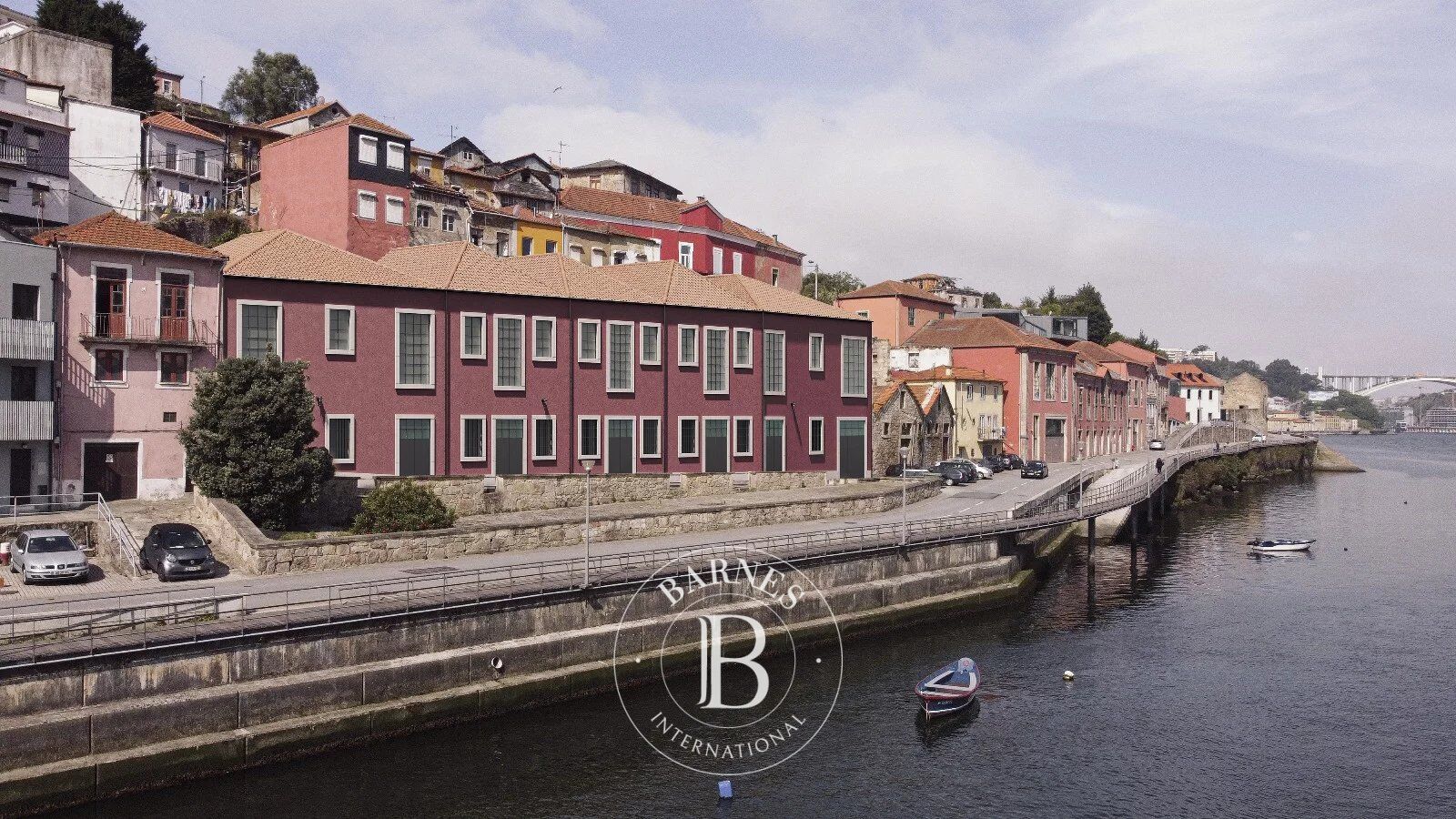 Living in front of the Douro River - picture 1