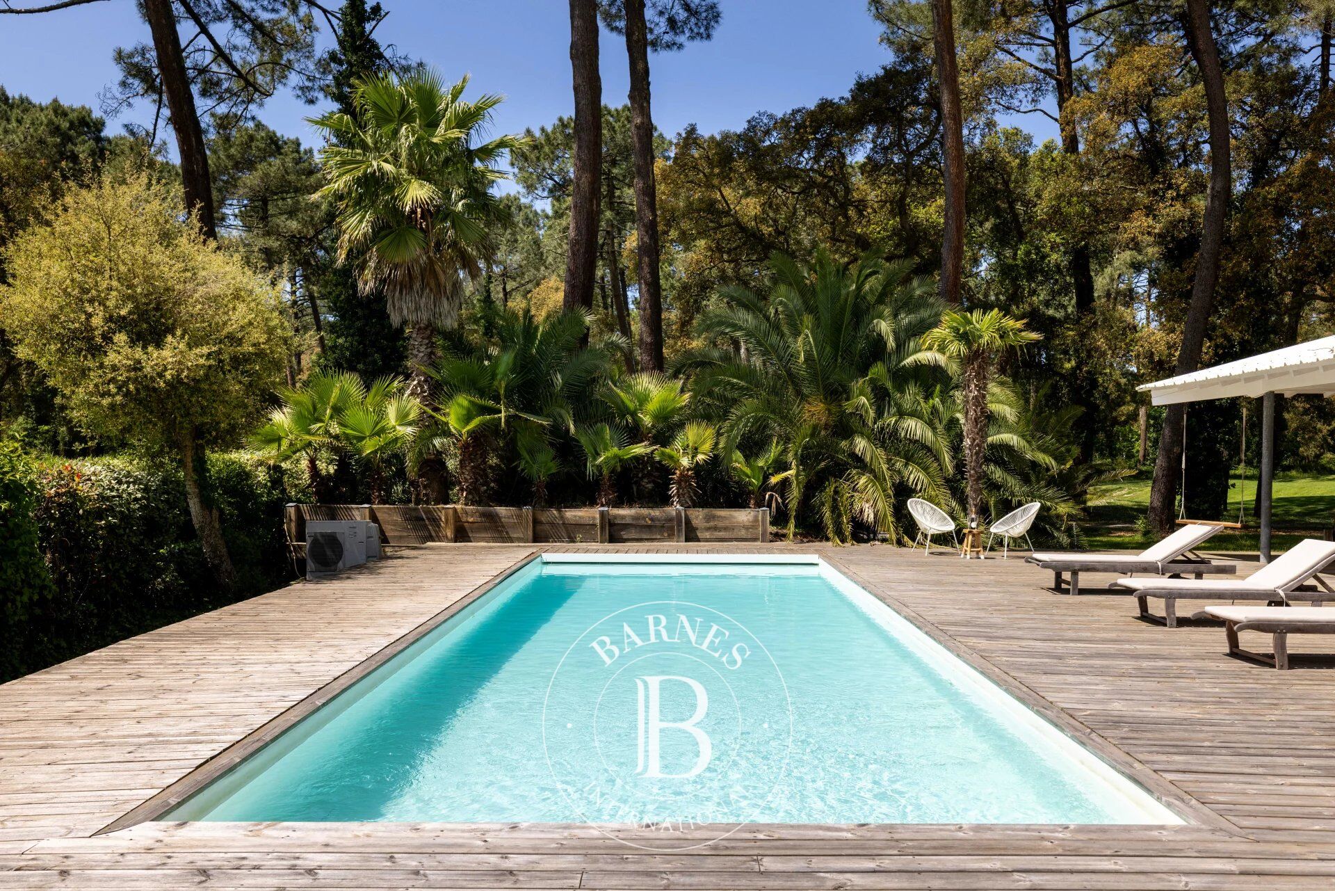 FAIRWAY – VILLA EN PREMIÈRE LIGNE SUR LE GOLF DE SEIGNOSSE AVEC PISCINE - picture 3