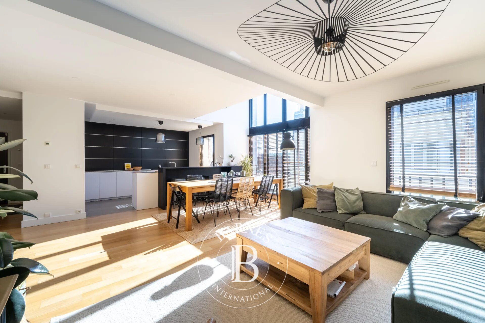 Le Chesnay/limite Versailles - Plateau Saint-Antoine - Magnifique Duplex au dernier étage  de 145 m² - 3 chambres  et 1 bureau - 2 salons - 4 places de parking - picture 2