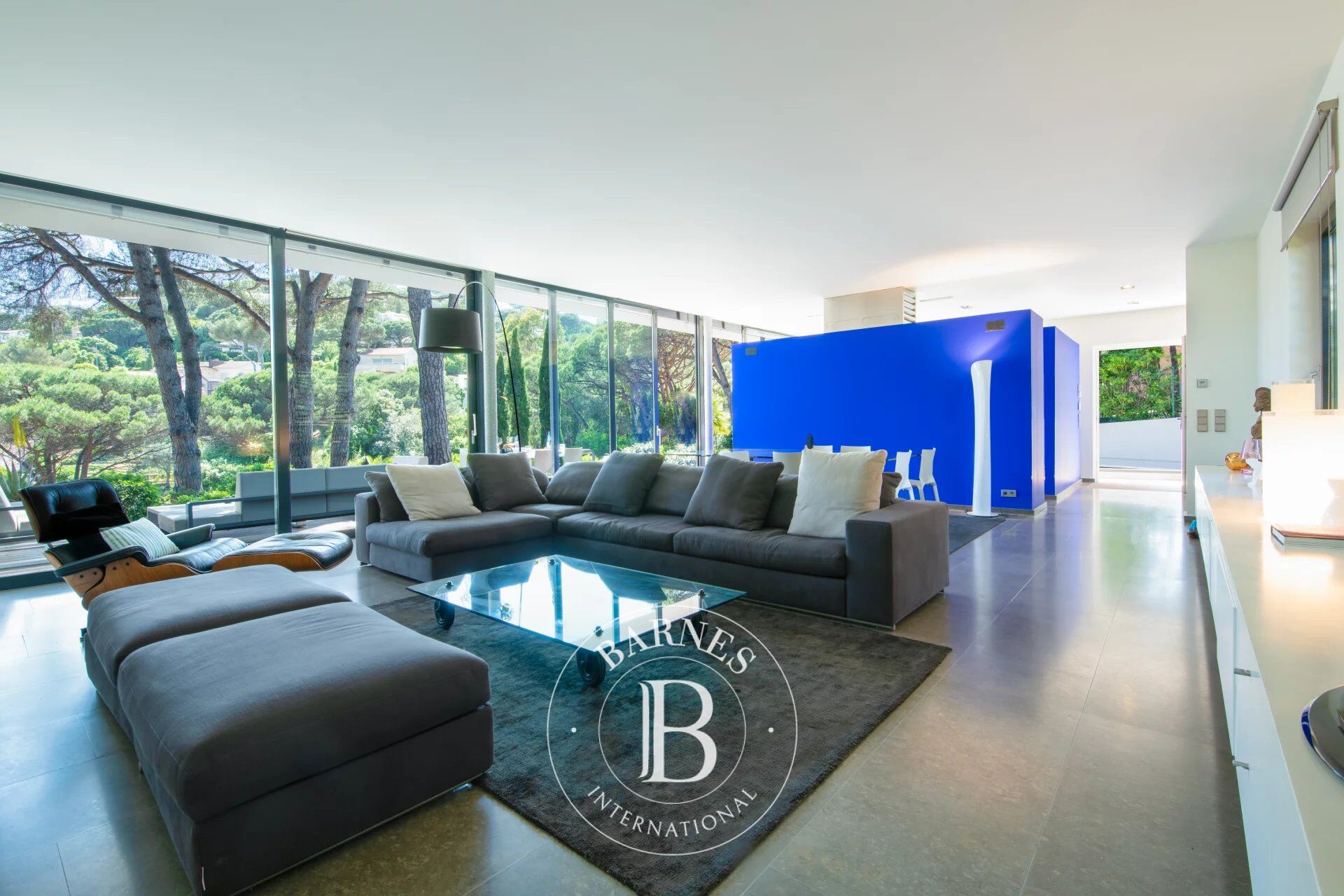 CO-EXCLUSIVITÉ -SAINTE-MAXIME - VILLA MODERNE - PISCINE - TENNIS - PROCHE DES PLAGES - picture 3