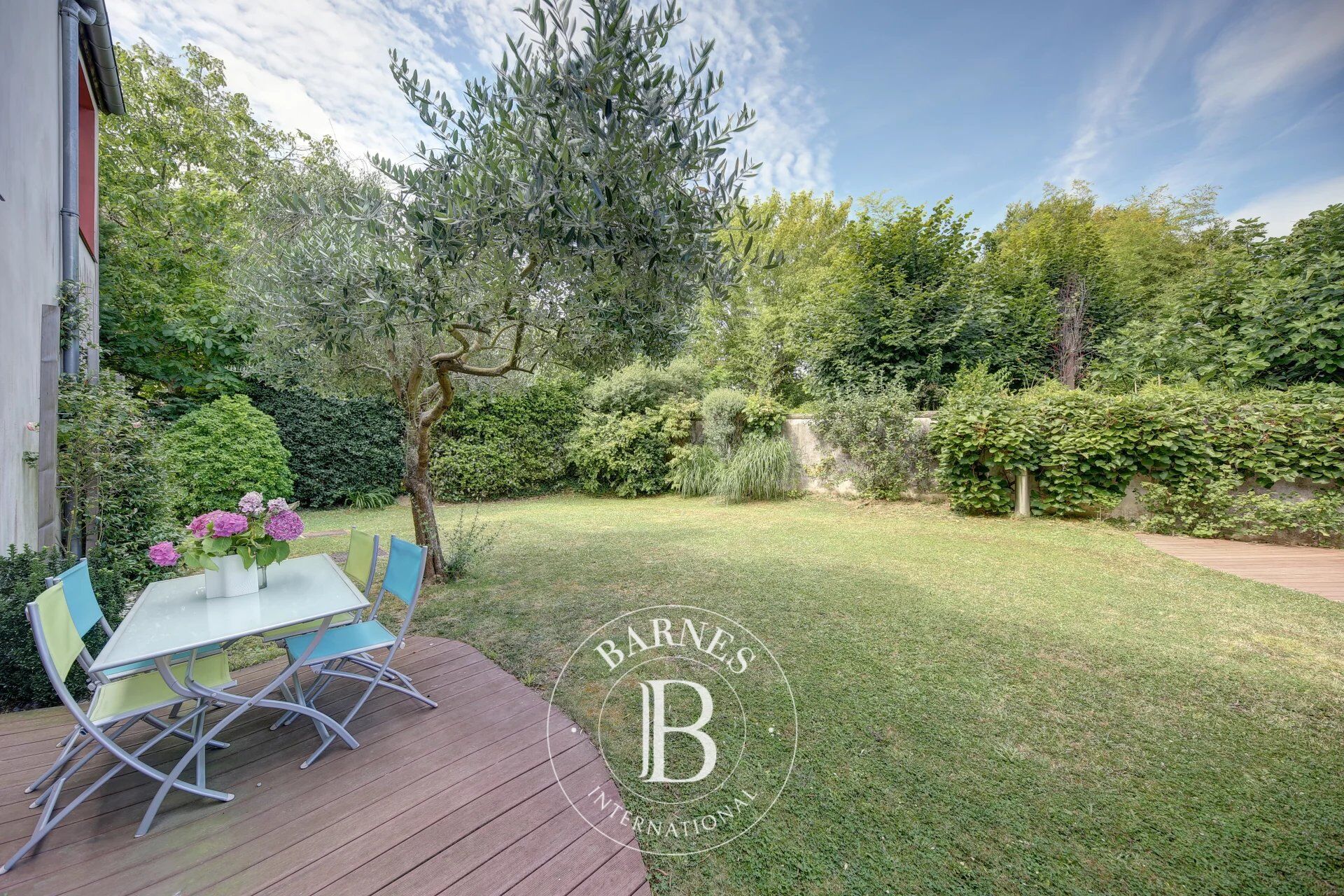 Casa Viroflay - picture 2