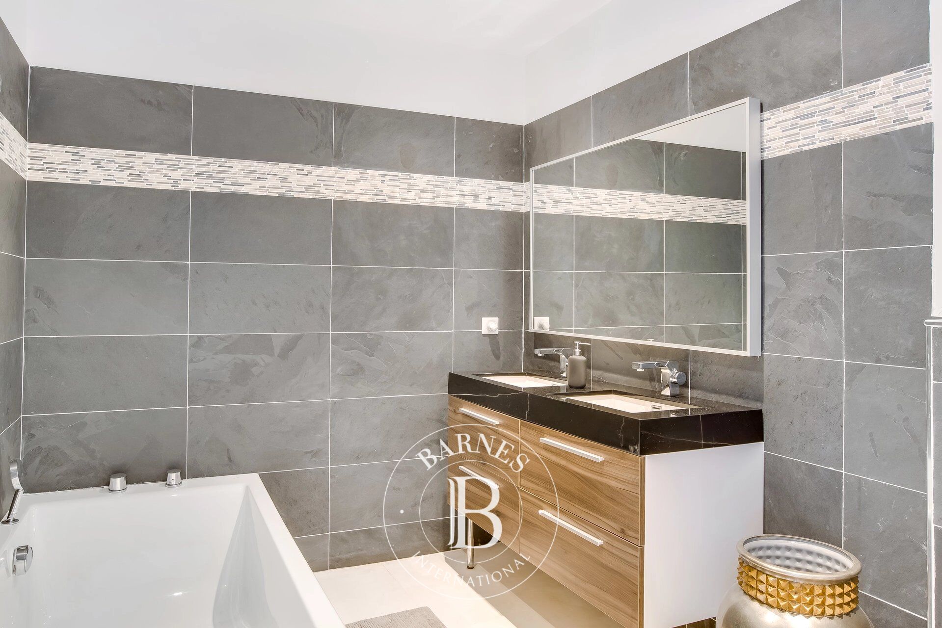 Villa Roquefort-les-Pins - picture 11