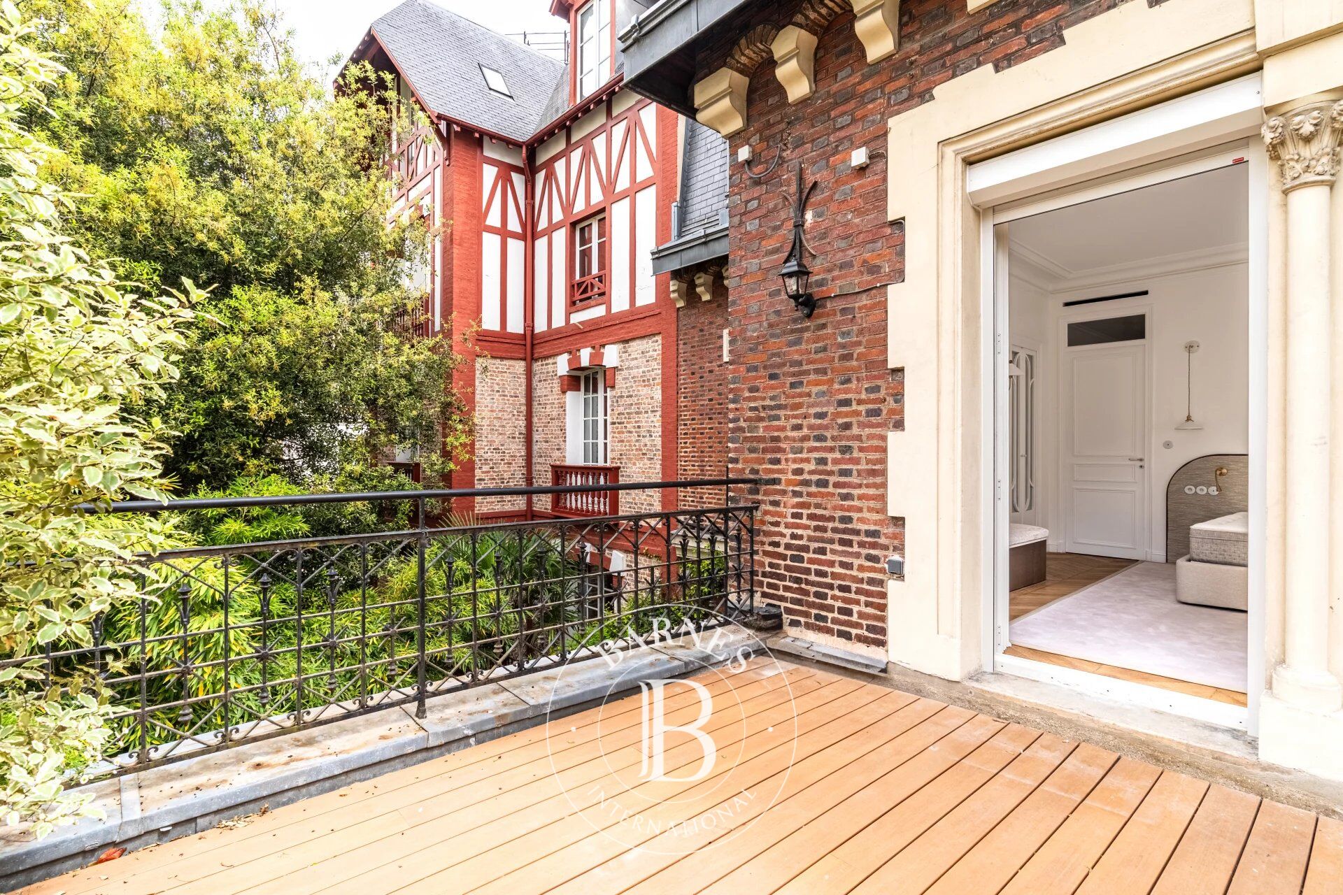 Paris 16 - Private road Ranelagh - Fully renovated family home - picture 1