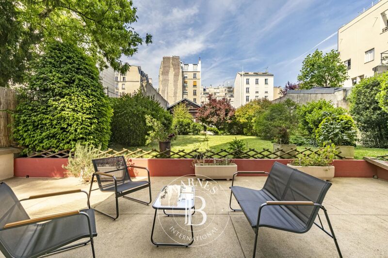 PARIS 15 - COMMERCE/JAVEL - APPARTEMENT DE 69M² - 2 CHAMBRES - JARDIN DE 368M²