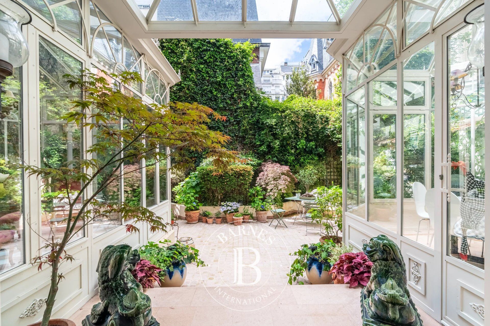 Paris 16ème - Bel hôtel particulier d'exception - jardin - picture 2