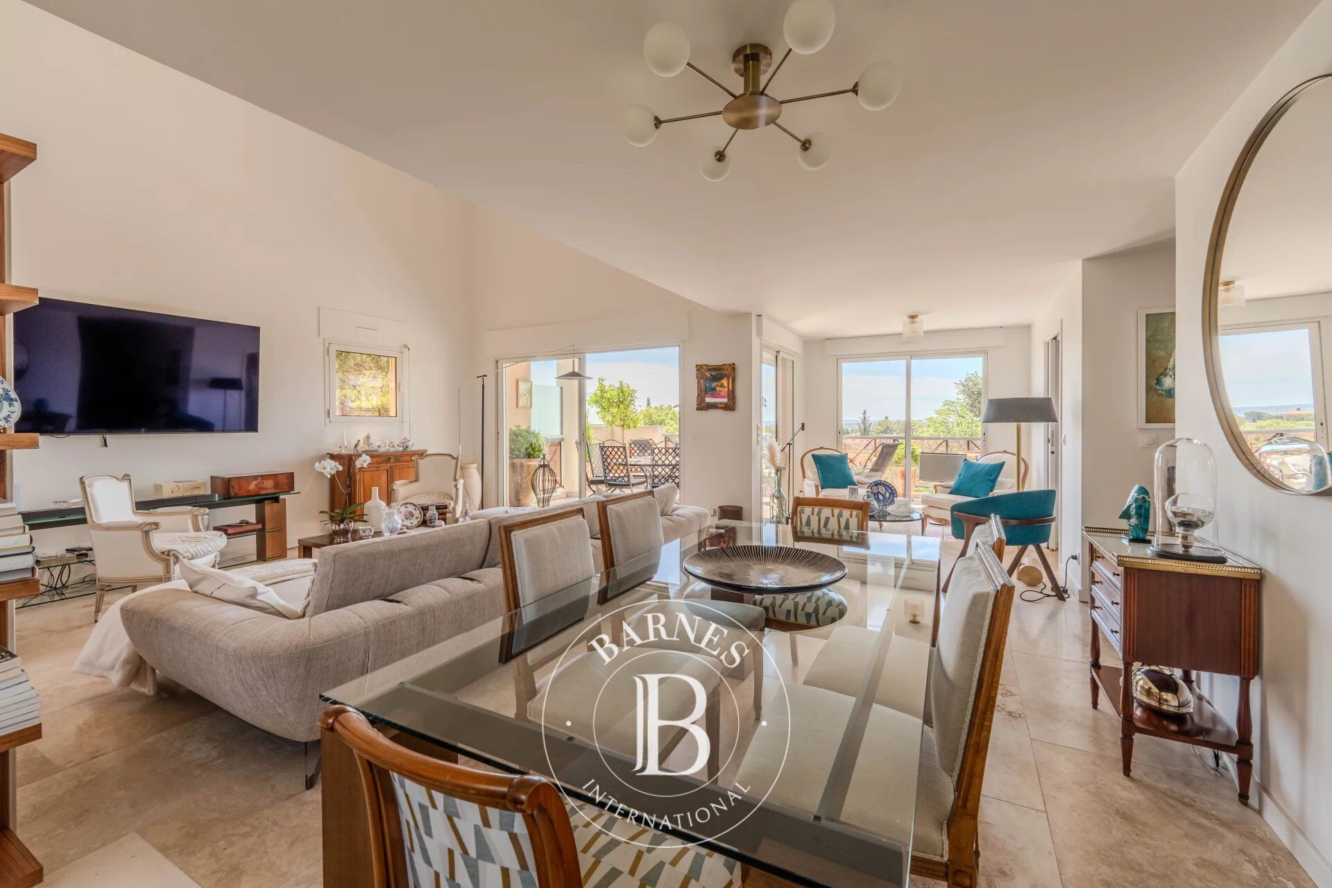 AIX-EN-PROVENCE - WALKING DISTANCE TO DOWNTOWN - DUPLEX 130 m² (1,400 sq. ft.) - TOP FLOOR - TERRACES - PANORAMIC VIEWS - picture 3