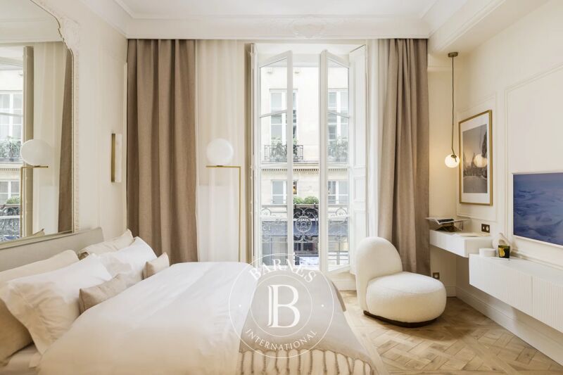 Paris 6 - TOURNON - Bien d’exception - Volumes et prestations haut de gamme - Commercialité