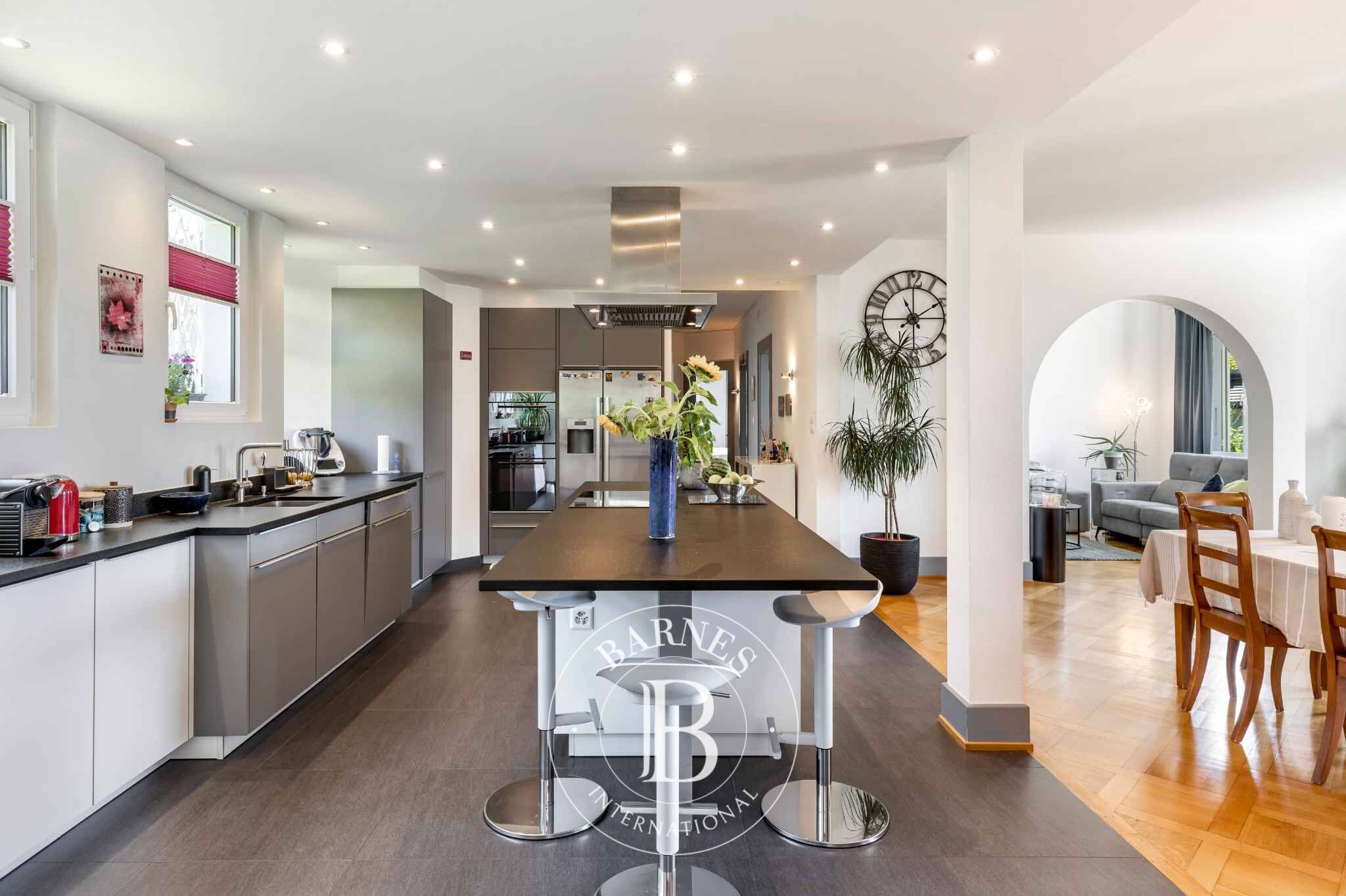 Villa Montreux - picture 16