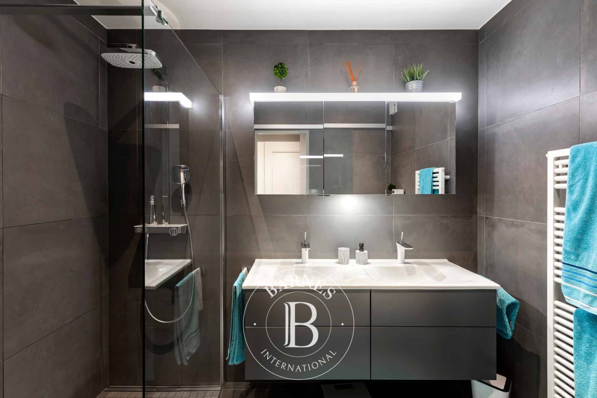 Villa Montreux - picture 17