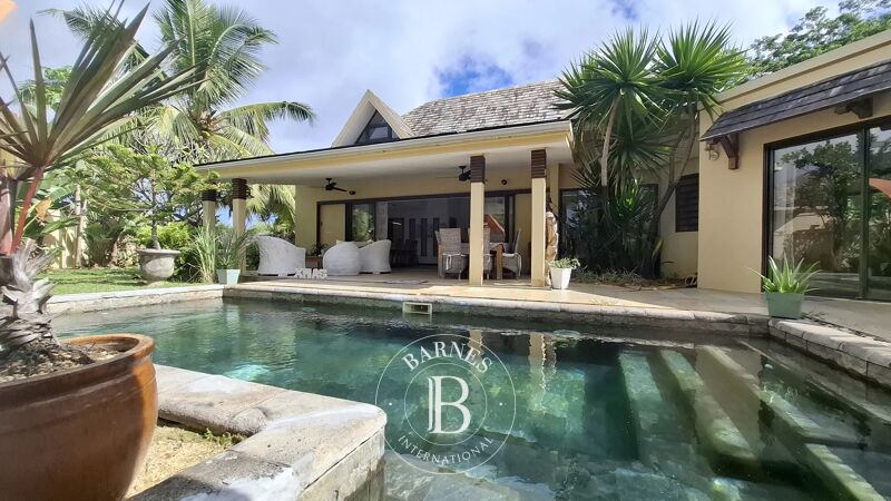 Loué, Villa Rivière Noire - picture 1