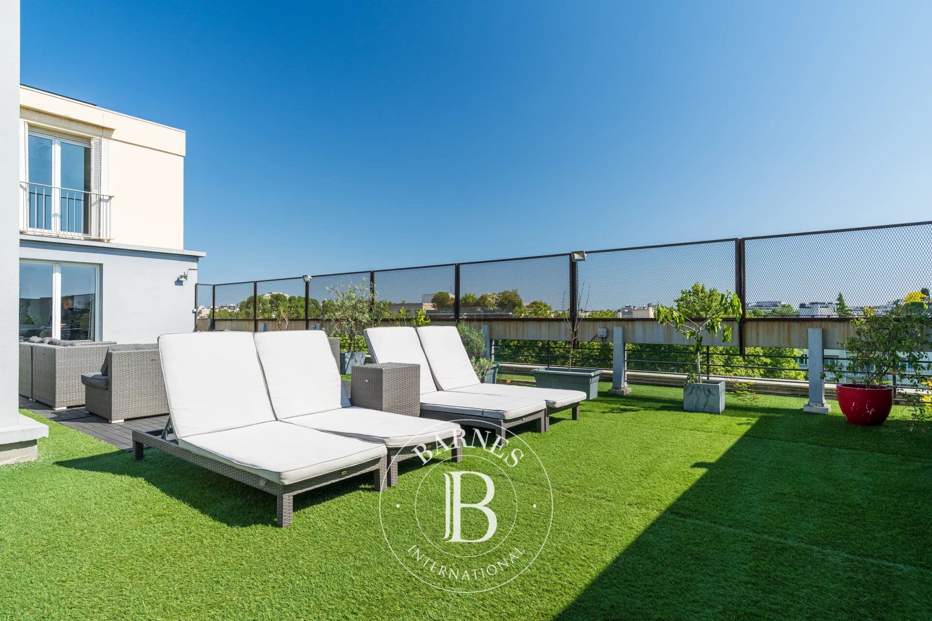 Neuilly-Saussaye - Top floor - Duplex apartment with step-free panoramic terrace and separate studio - 2 bedrooms - Unobstructed views and no overlook - picture 1