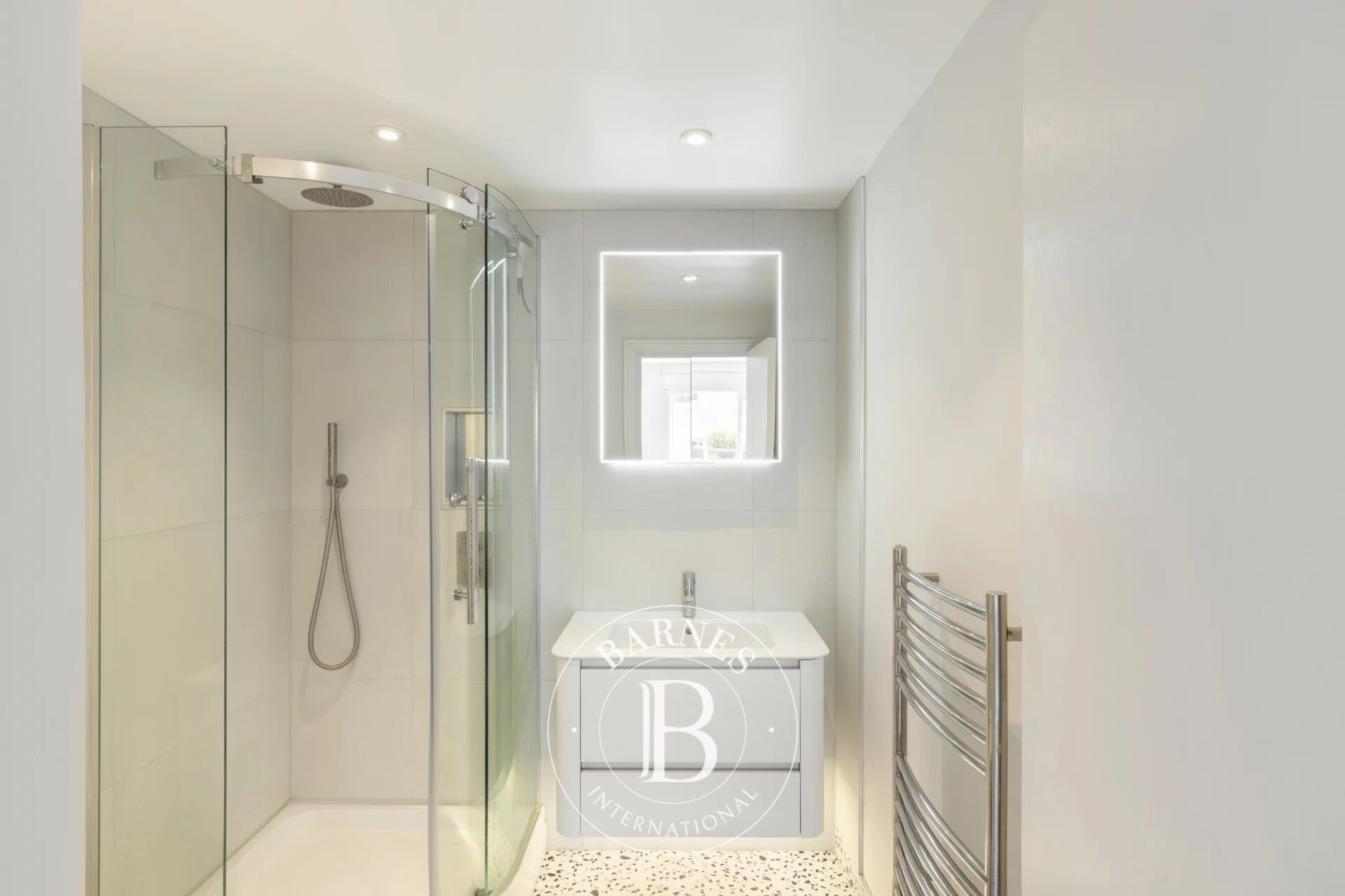 Daire London - picture 12