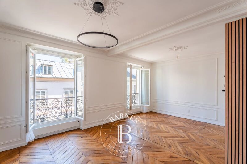 PARIS 17ème - 2 PIECES REFAIT A NEUF - ARC DE TRIOMPHE