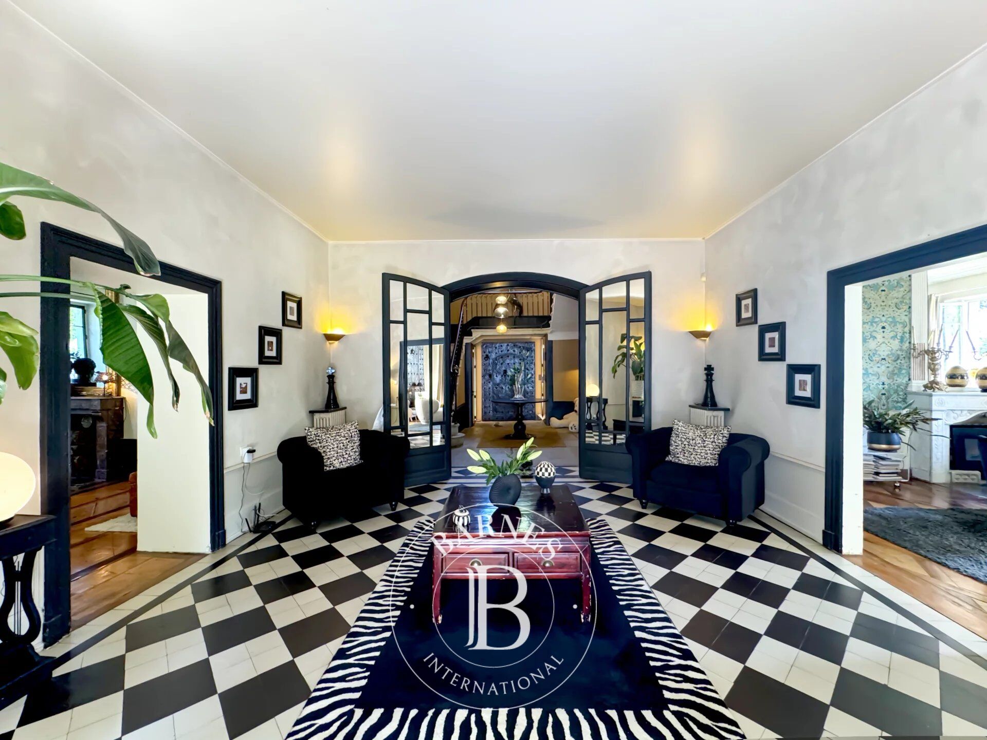 BARNES Aix-les-Bains – CHAMBÉRY – ENVIRONS RÉSIDENTIELS – MAISON DE MAÎTRE – PISCINE INTÉRIEURE & EXTÉRIEURE – VUE MASSIF DES BELLEDONNES - picture 2