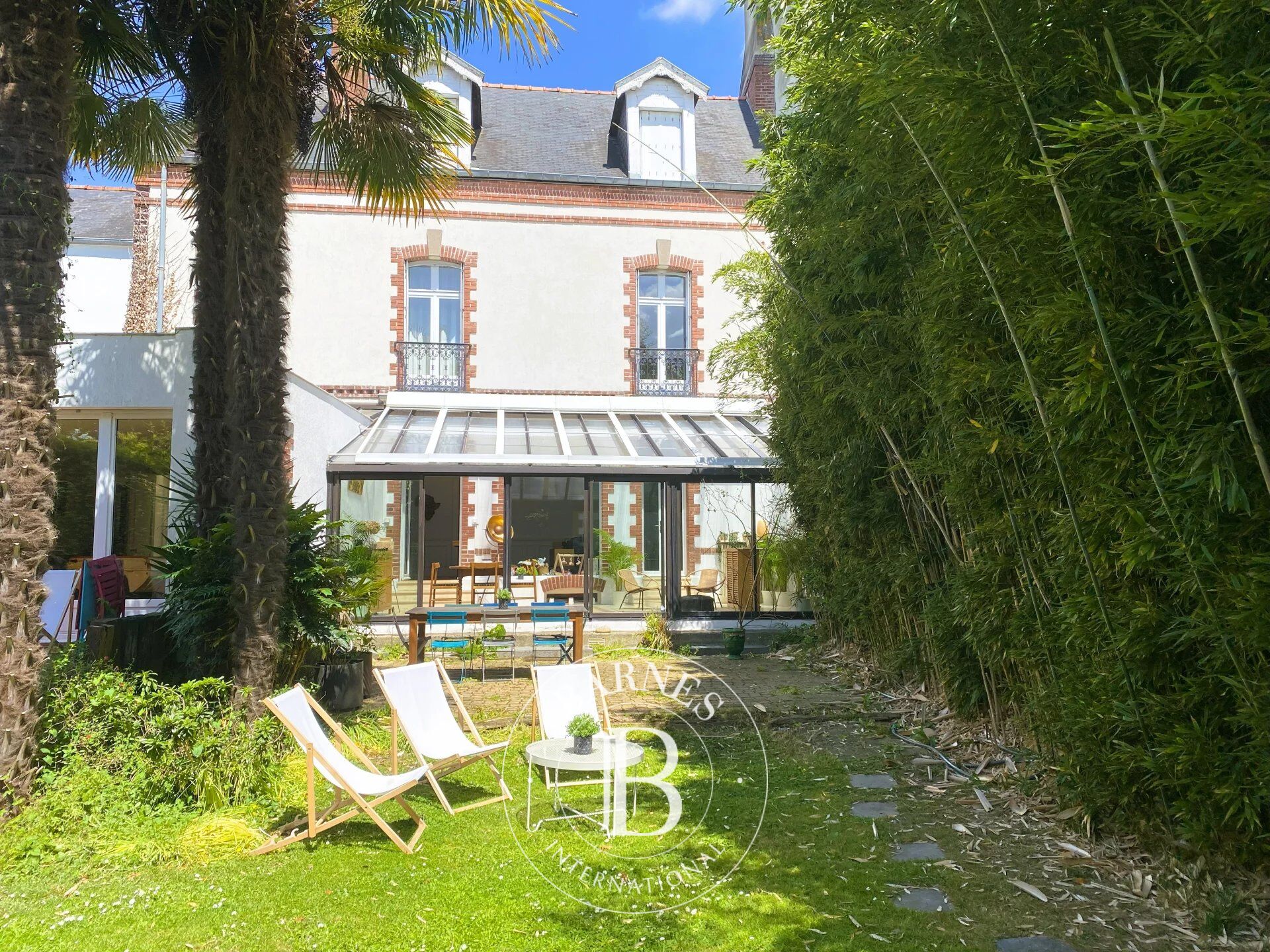 Casa Rennes - picture 1