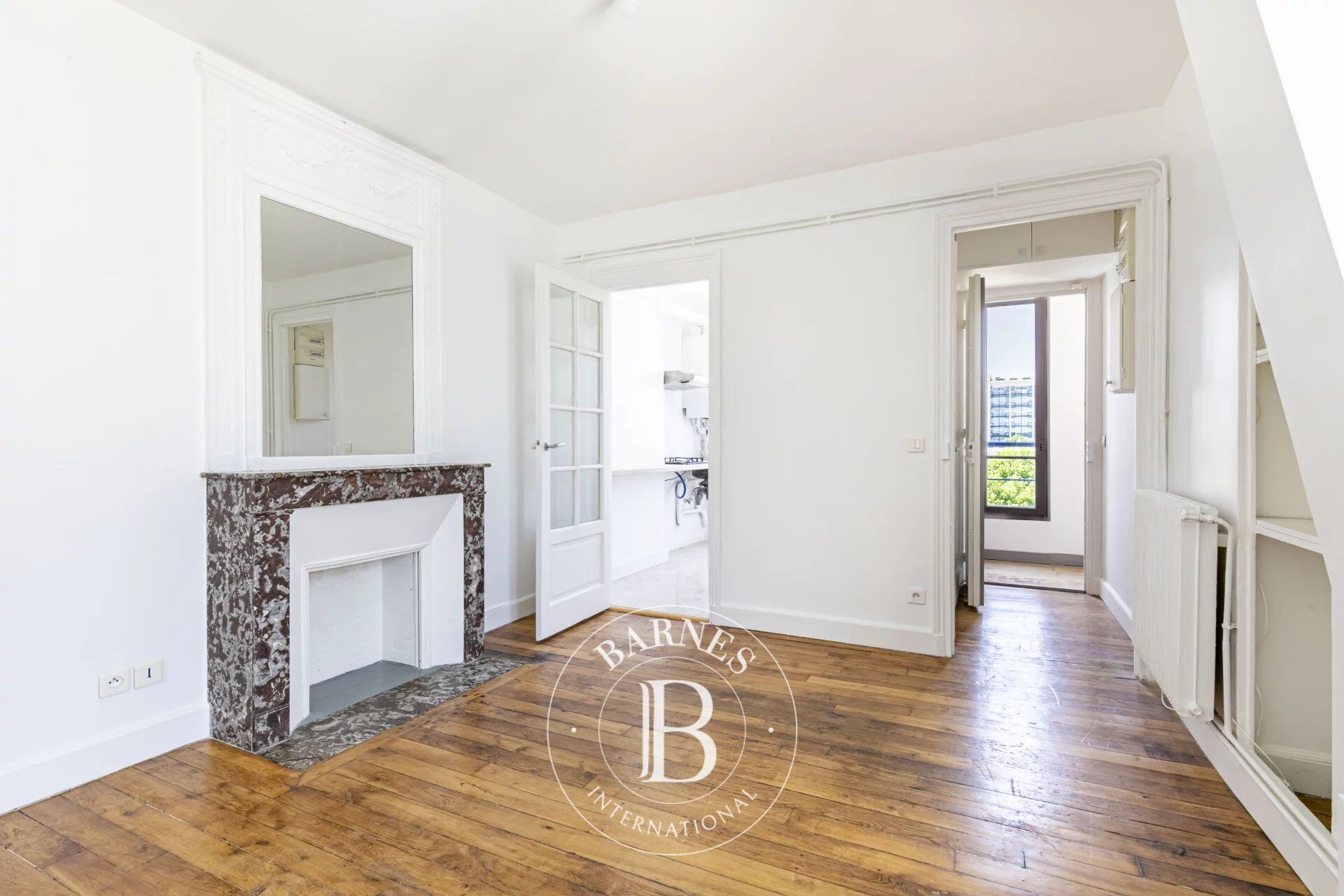 PARIS 15 COMMERCE DEUX PIECES DERNIER ETAGE ASCENSEUR - picture 2