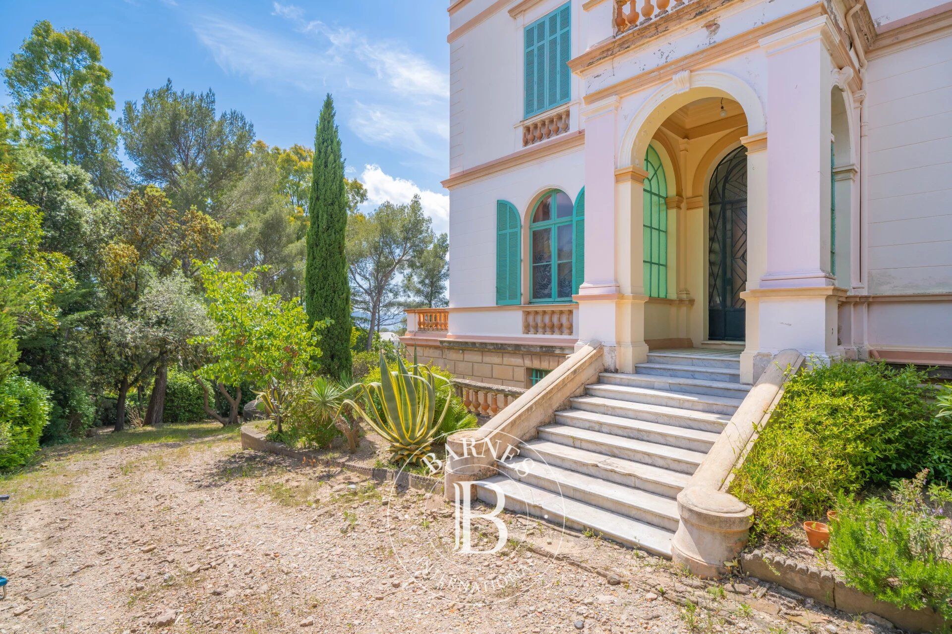 Villa Saint-Raphaël - picture 3