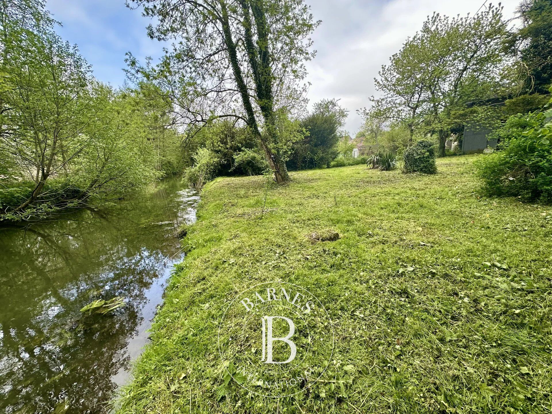 Casa de pueblo Yèvre-la-Ville - picture 3