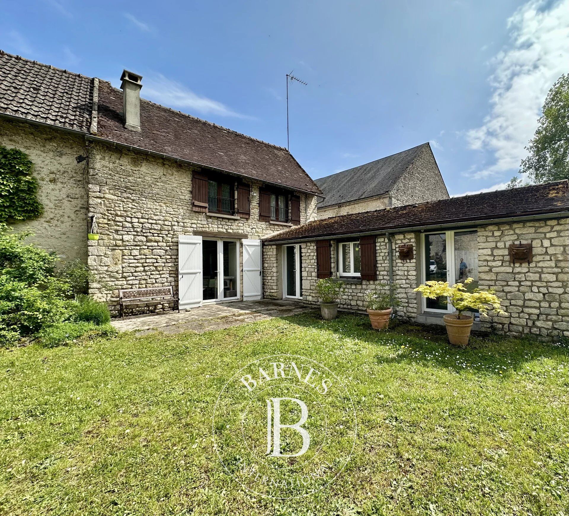 Casa de pueblo Yèvre-la-Ville - picture 2