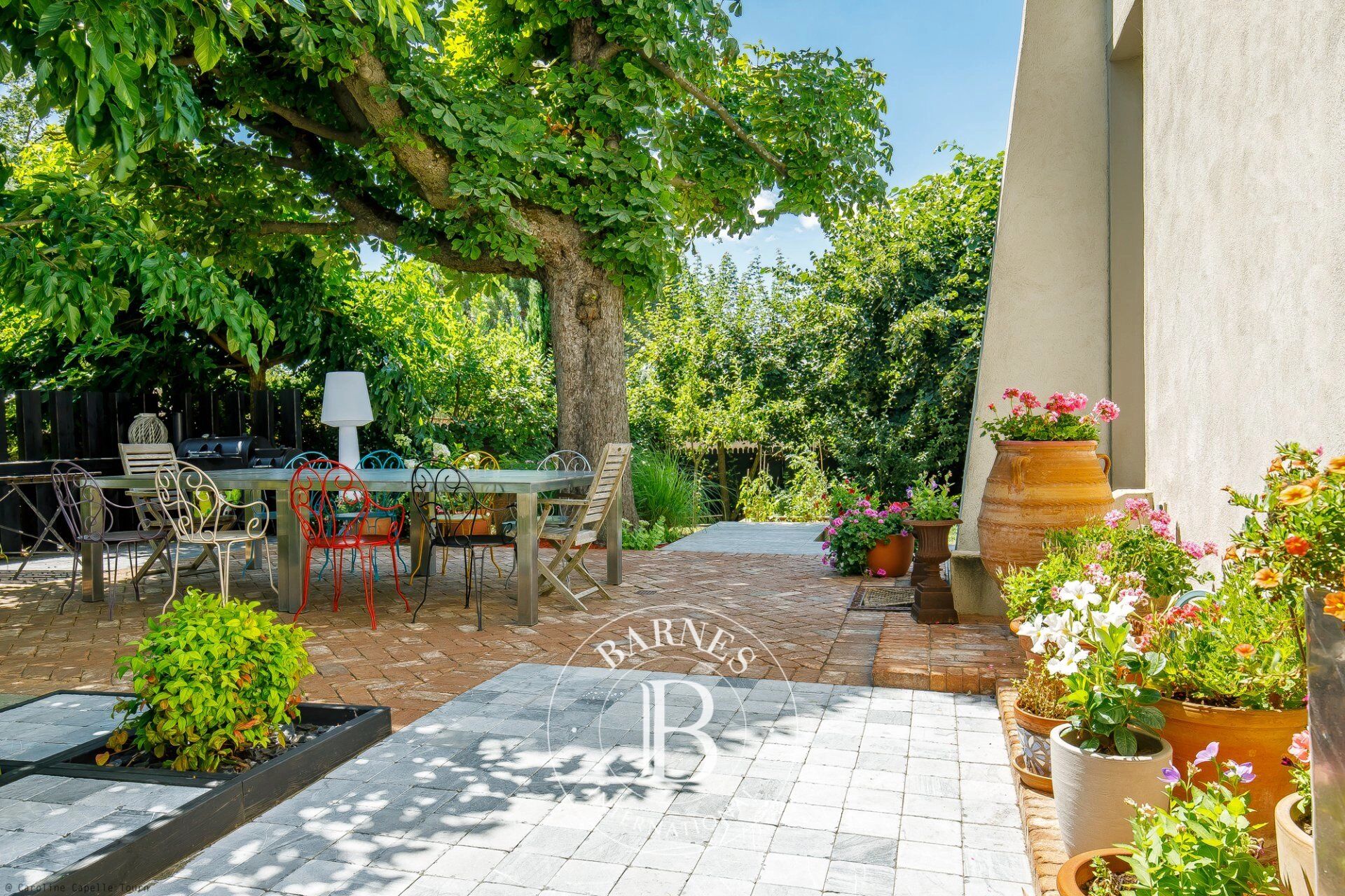 Caluire - Propriété d'exception de 302 m² - 6 chambres -  Jardin de 2260 m² - piscine - cave - garage et annexes - picture 3