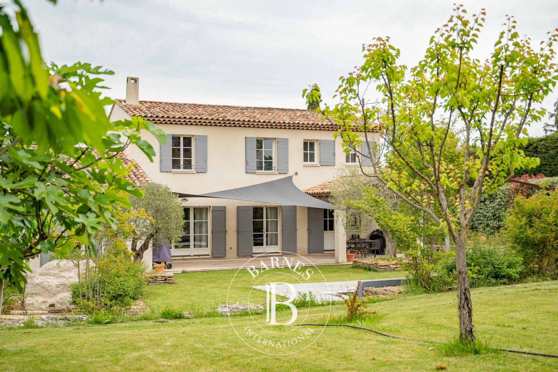 AIX-EN-PROVENCE – À 5 MIN DU CENTRE – MAS RÉCENT DE 180 m² – 4 CHAMBRES – BUREAU – JARDIN  – PISCINE - picture 3