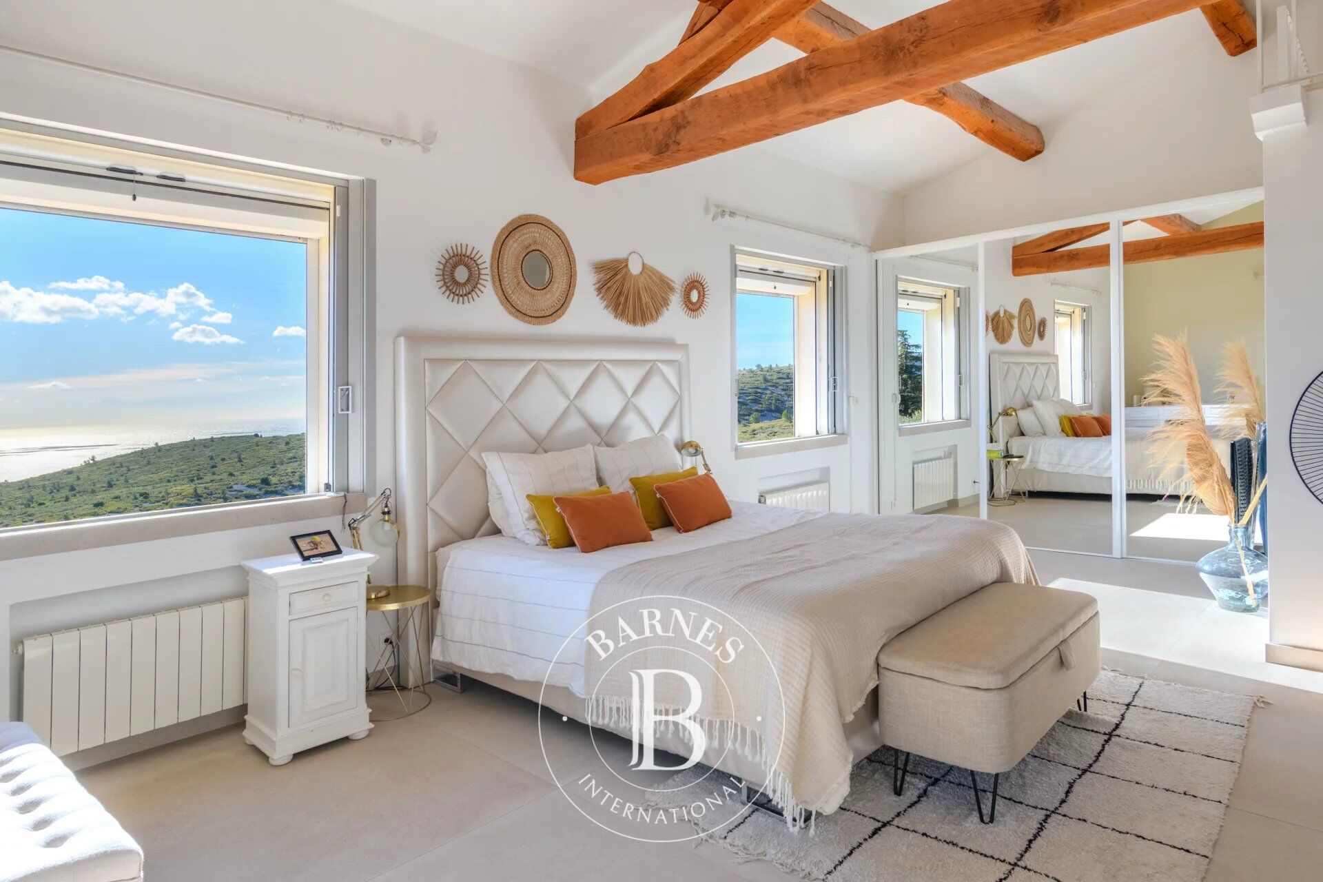 VENTE - CASSIS - MAISON MEDITERRANÉENNE - VUE MER ET COLLINES -  PISCINE -5 CHAMBRES - picture 2