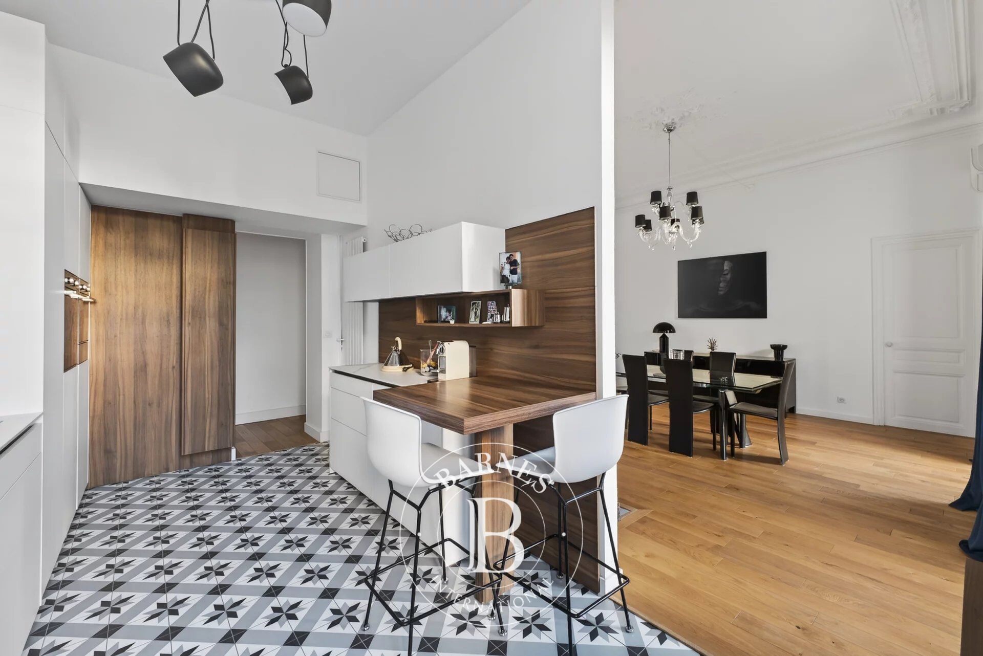 VENTE - APPARTEMENT - 187m2 - TERRASSE - 13008 MARSEILLE - picture 2